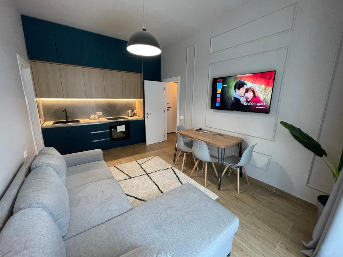 Square 21 Apartments Tirana Bagian luar foto