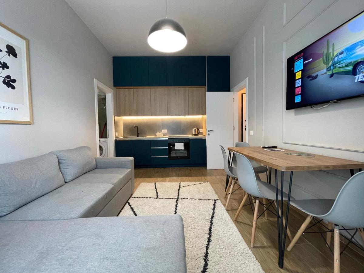 Square 21 Apartments Tirana Bagian luar foto