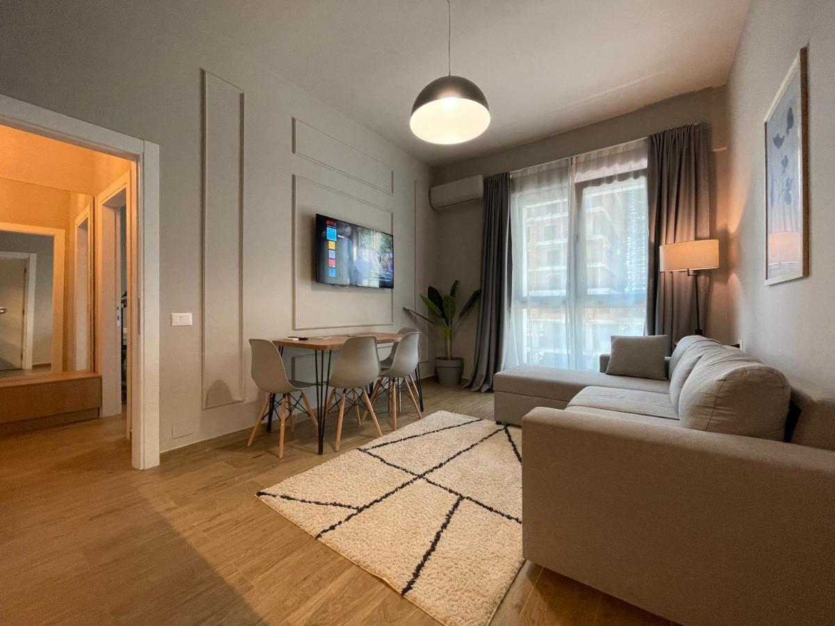 Square 21 Apartments Tirana Bagian luar foto