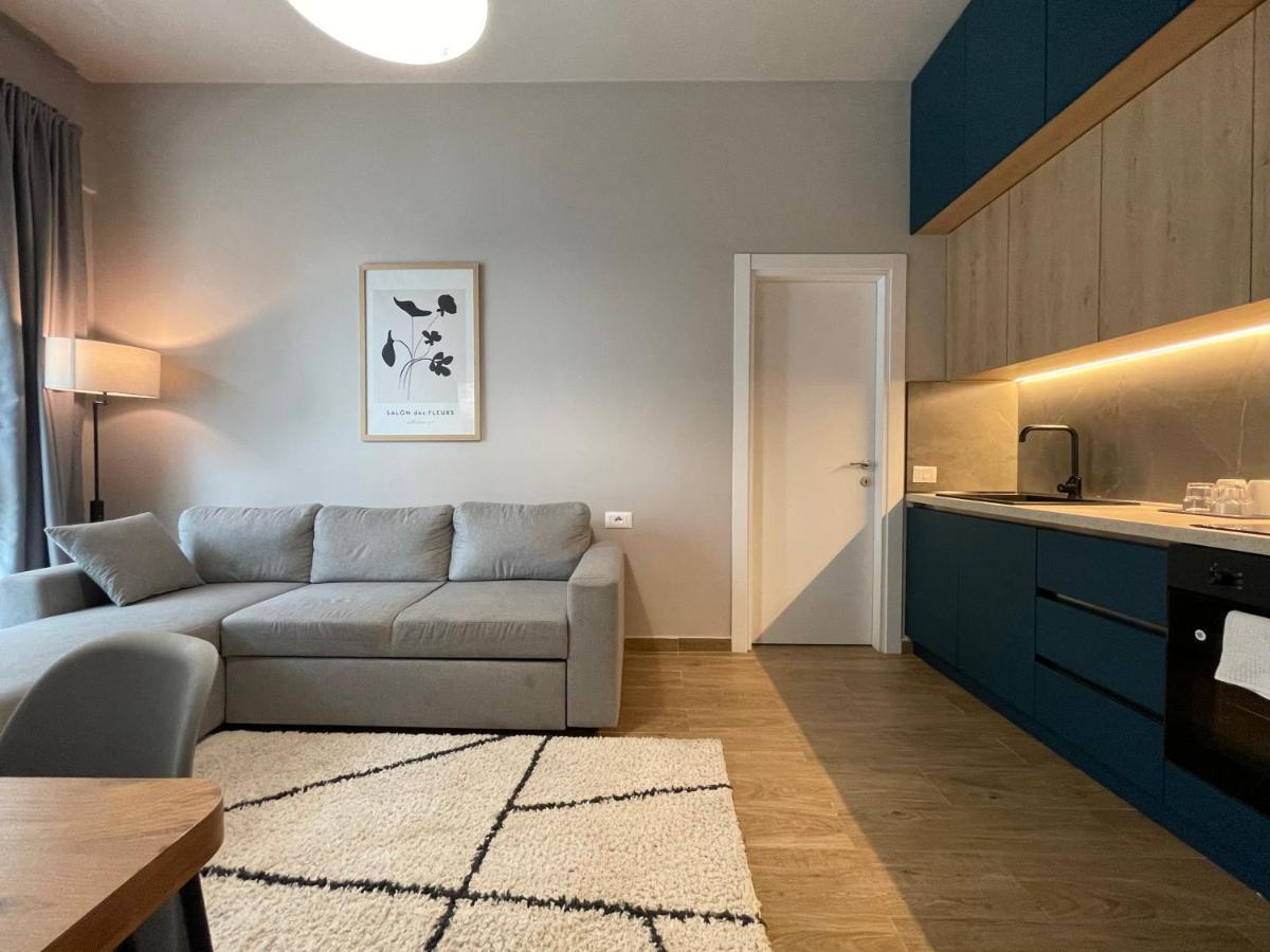 Square 21 Apartments Tirana Bagian luar foto