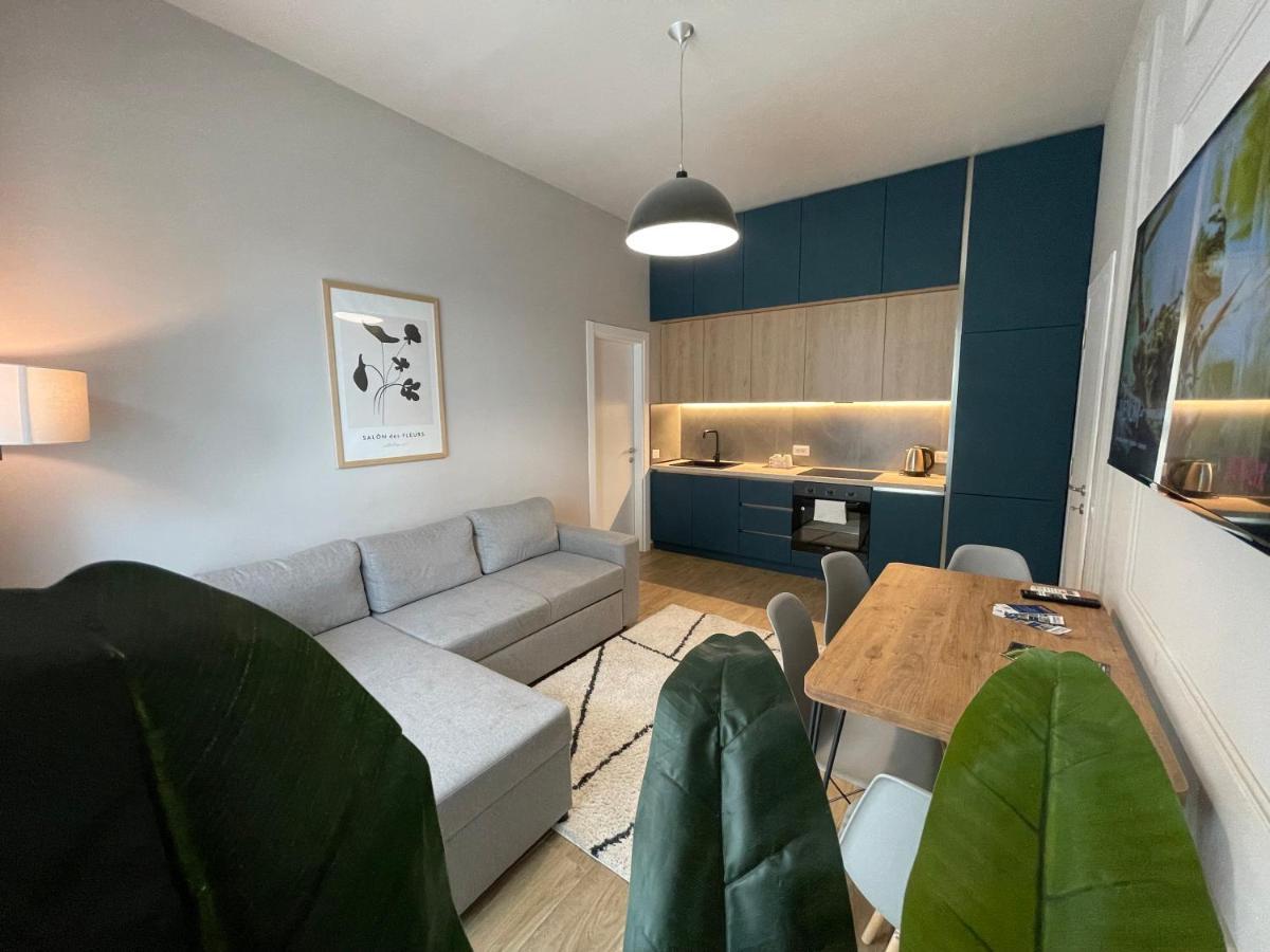 Square 21 Apartments Tirana Bagian luar foto