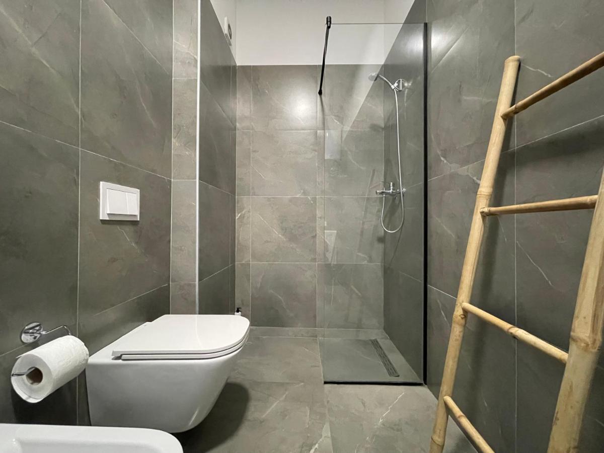 Square 21 Apartments Tirana Bagian luar foto
